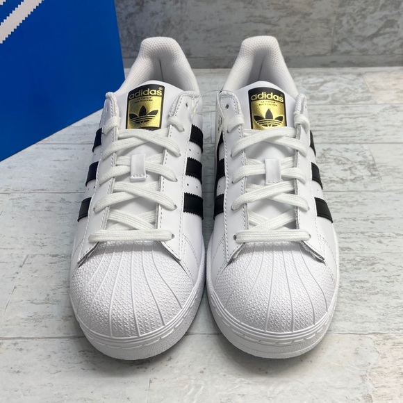 Adidas Superstar Sneakers - Picture 3 of 16